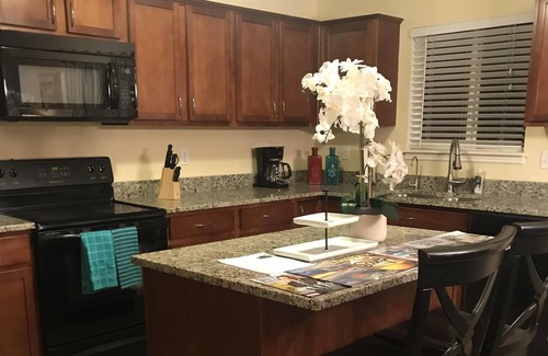 Saratoga Springs House | Sleeps 10 Lake Mountain Retreat