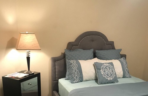 Saratoga Springs House | Sleeps 10 Lake Mountain Retreat