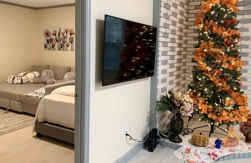 Powder Springs House | Sleeps 10. Newly Listed 4 beds N 2Air Mattress!