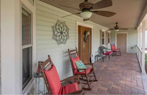 Westchase House | Sleeps 10 / pet friendly/pool/plus game room