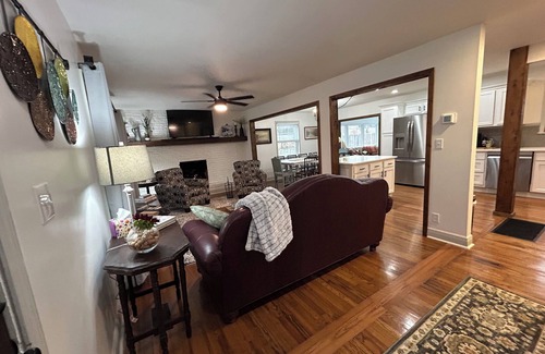 Trenton House | Sleeps 12, Pet Friendly, In-ground Pool, Close to Chattanooga!