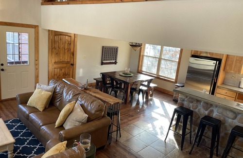 Cassville House | Sleeps 12, Pool, Marina, Quiet Side of Table Rock