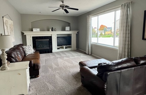 Grimes House | Sleeps 12, spacious, family friendly, with outdoor pool during summer months!