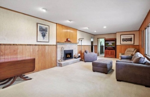 Fridley House | Sleeps 14 | Lake | Hot Tub | Paddle Boat | Kayaks |