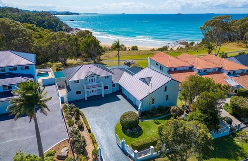 Coffs Harbour Apartment | Sleeps 15, Beachfront Reserve, Amazing Views