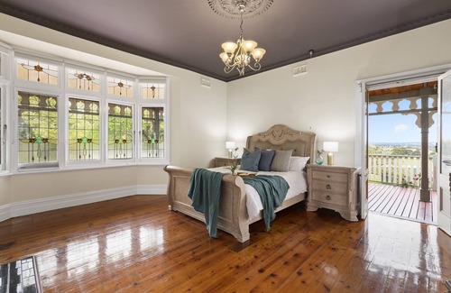 Bunyip House | SLEEPS 16.