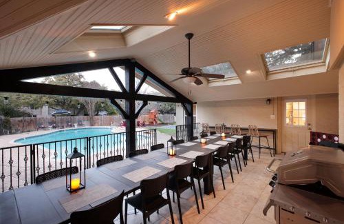 Castle Hills House | Sleeps 16 Private Pool Sport Court Hot Tub Arcade
