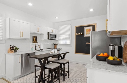 Detroit House | Sleeps 16 - Trendy Area - 10 Mins to Downtown