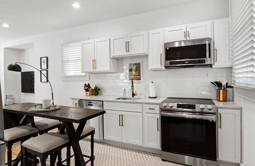 Detroit House | Sleeps 16 - Trendy Area - 10 Mins to Downtown