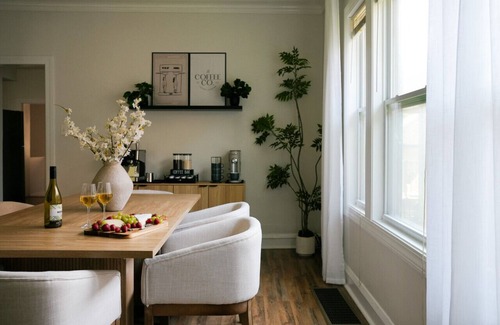 Chicago House | Sleeps 18+, 8BR Kids Room, Game Room, Gym & Theater