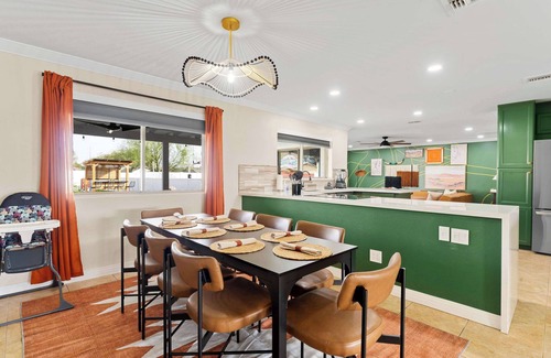 Deer Valley House | Sleeps 18 I Pickleball Court, Hot Tub, Playground