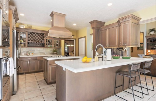 Holladay House | Sleeps 20 *Luxury Estate *A+Area *Hotub *Game Rooms * Guesthouse *
