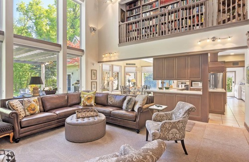 Holladay House | Sleeps 20 *Luxury Estate *A+Area *Hotub *Game Rooms * Guesthouse *
