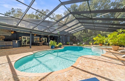 Seminole House | Sleeps 28, Events, Salt Pool/Spa, Outdoor Kitchen