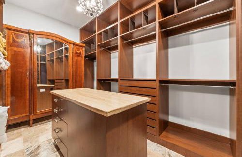 Seminole House | Sleeps 28, Events, Salt Pool/Spa, Outdoor Kitchen