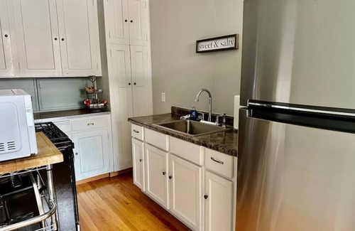 Cheyenne Apartment | Sleeps 3 in a stylish 1 bedroom apartment