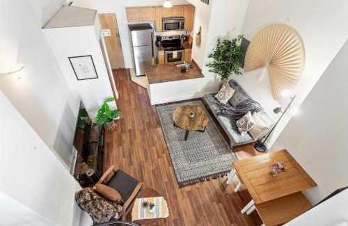 Newbold Apartment | Sleeps 4! 2BR, Gym, Free Parking, Close to Major Attractions