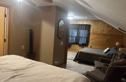 Clear Lake House | Sleeps 8-4 blks from Surf Ballroom. Cozy home large yard-across from local park!