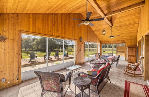 Morriston House | Sleeps 8, Private, 15 Minutes To World Equestrian & Rainbow River, 40 to UF