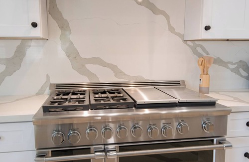 Litchfield Greens House | Sleeps 8 with a pool and a large backyard, very CLEAN