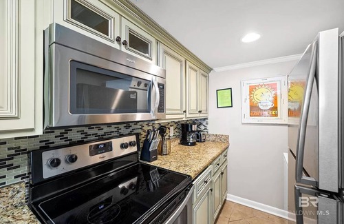 Orange Beach Condo | ★Sleeps 8★on the beach★4 pools★Pool Side Bar★ Private Beach Access
