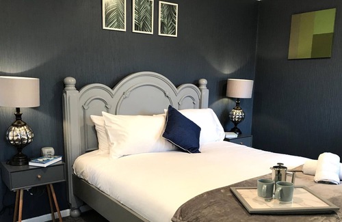Preston House | Sleeps up to 7, Parking, Office, Preston Nr M6/M65