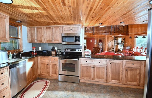 Berkeley Springs Cabin | Sleepy View Retreat - hot tub, pet friendly, pond, trail, fireplace, fire pit
