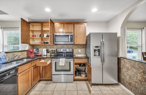 Manchaca House | Slice of Austin located just 15 mins from downtown in a quiet and safe community