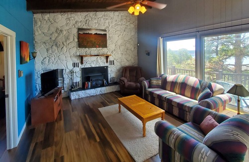 Glendo House | Slice of Heaven - Best view of Glendo Reservoir!