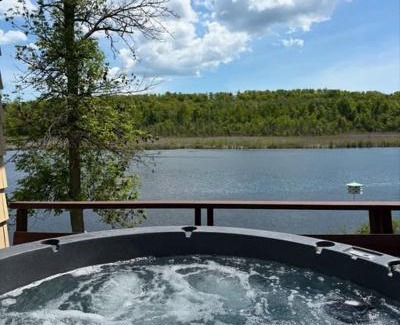 Otonabee-South Monaghan House | Slice of Heaven on the Otonabee WITH HOT TUB