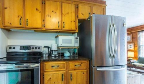Otonabee-South Monaghan House | Slice of Heaven on the Otonabee WITH HOT TUB
