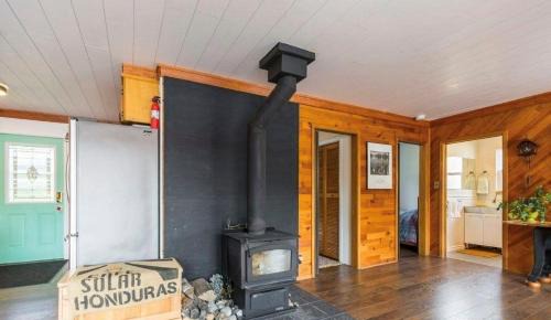 Otonabee-South Monaghan House | Slice of Heaven on the Otonabee WITH HOT TUB
