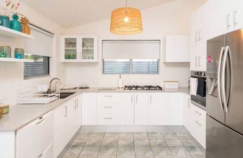 Mermaid Waters House | SLICE OF PARADISE / MERMAID WATERS QLD