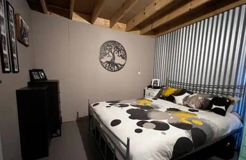 Whroo House | Slice of paradise! Farm stay with friendly goats
