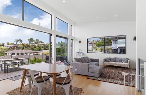 Gulf Harbour House | Slice of Paradise - Gulf Harbour Holiday Home