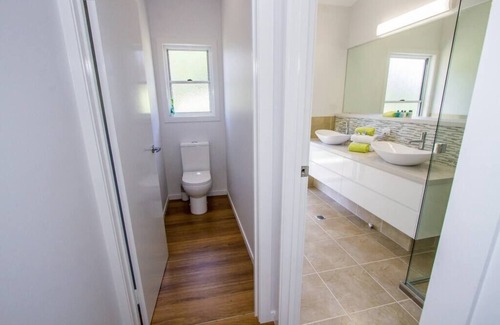 Seventeen Seventy House | Slipaway - Unparalleled views of the bay of 1770