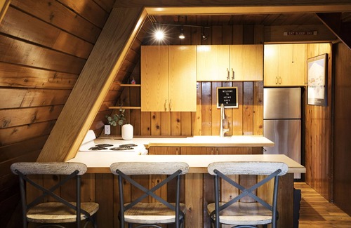 Silver Star Mountain Cabin | Slope-Side Bliss: A-Frame Haven with Private Hot Tub (Sleeps 7)