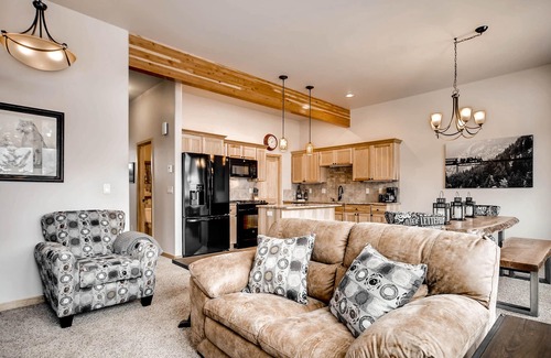 Old Town House | Slopeside Paradise-3 BR, 2.5 Bath 2 Minutes from the Slopes!