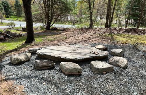 Pond Eddy Apartment | Slumberland at the River's Edge