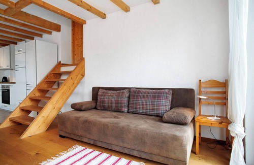 Deggenhausertal Apartment | Small Apartment with Large South-Facing Balcony