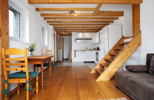 Deggenhausertal Apartment | Small Apartment with Large South-Facing Balcony