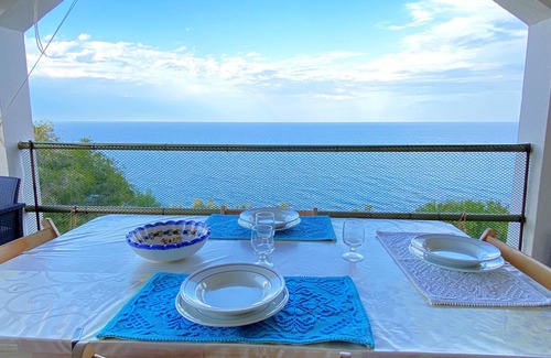 Tertenia Apartment | Small apartment with direct access to the sea
