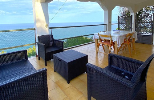 Tertenia Apartment | Small apartment with direct access to the sea