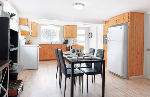 Saint-Raymond Ski Chalet | Small chalet on the water's edge - CITQ # 302512
