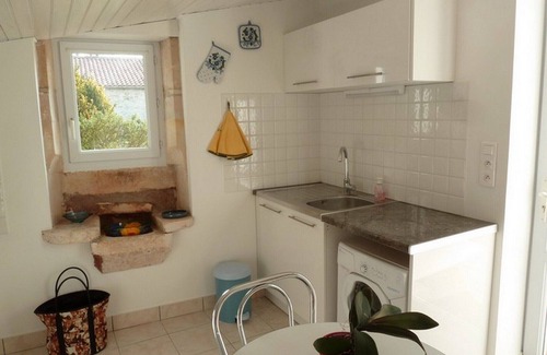 Thaims Cottage | Small Charentaise house with garden. Calm and relaxation guaranteed