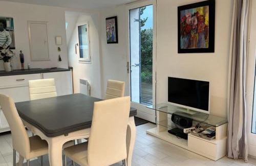 Le Touquet-Paris-Plage House | Small cottage for 4 people nestled in the heart of the dunes of Le Touquet