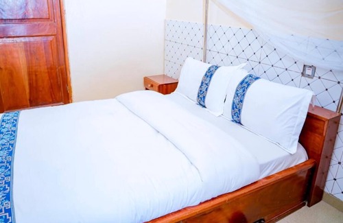 Gisenyi Apartment | Small Double Room -Deluxe Double Room with Balcony