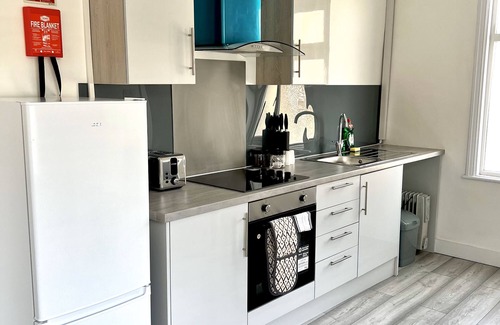 Luton Apartment | Small family, and adult child-friendly apartment.