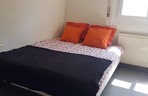Plainpalais Apartment | Small friendly Studio, close to the center of Geneva, quiet