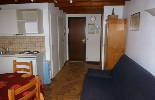 Damgan House | Small house for 4 people in residence with swimming pool